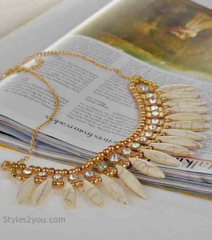 Collar Necklace In Ivory